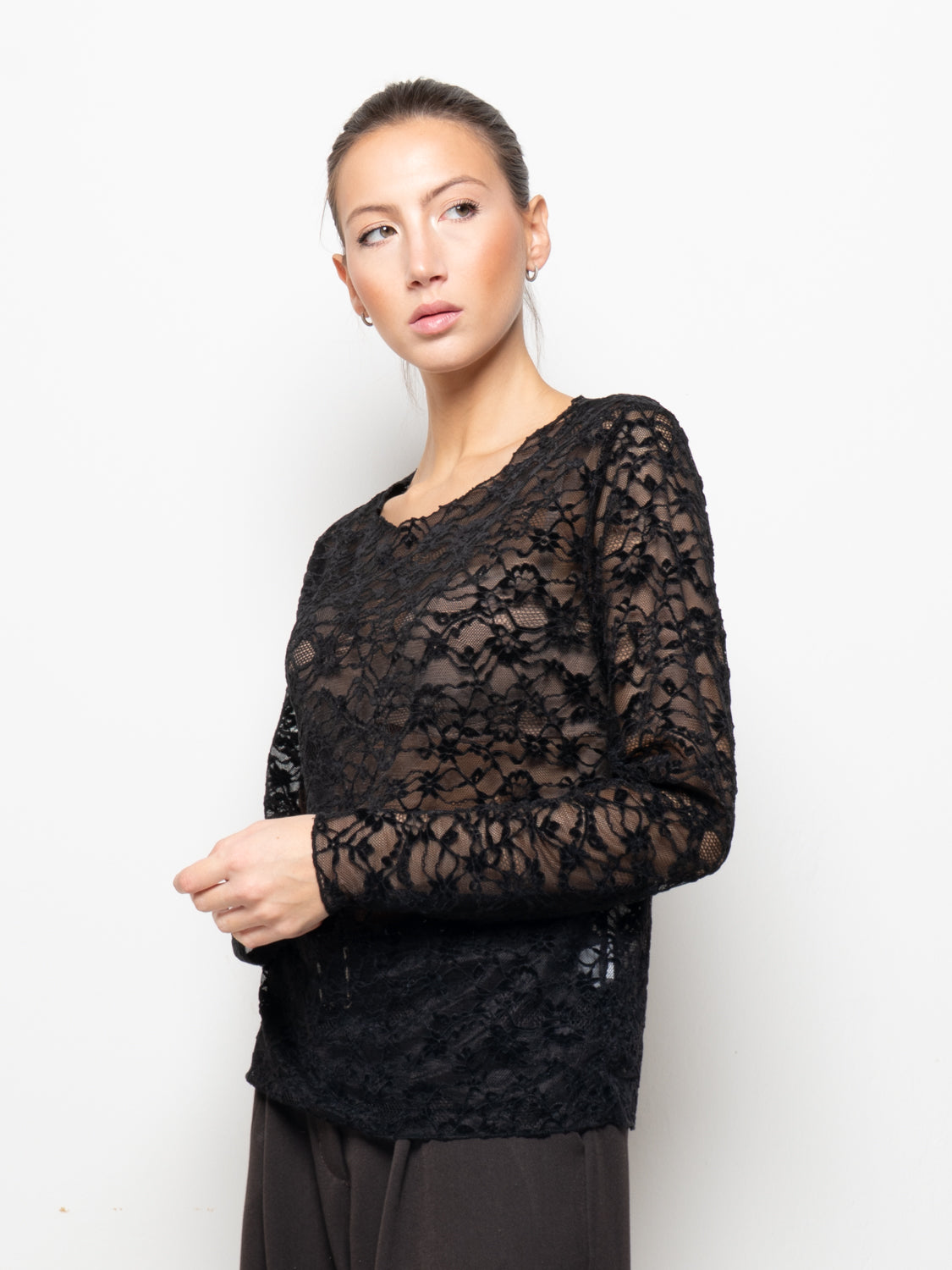 Blusa in pizzo macramè a maniche lunghe