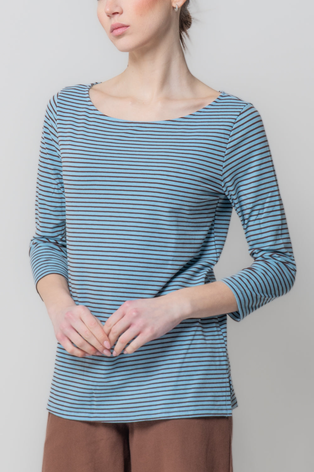 Maglia a Righe Sottili con Spacchetti