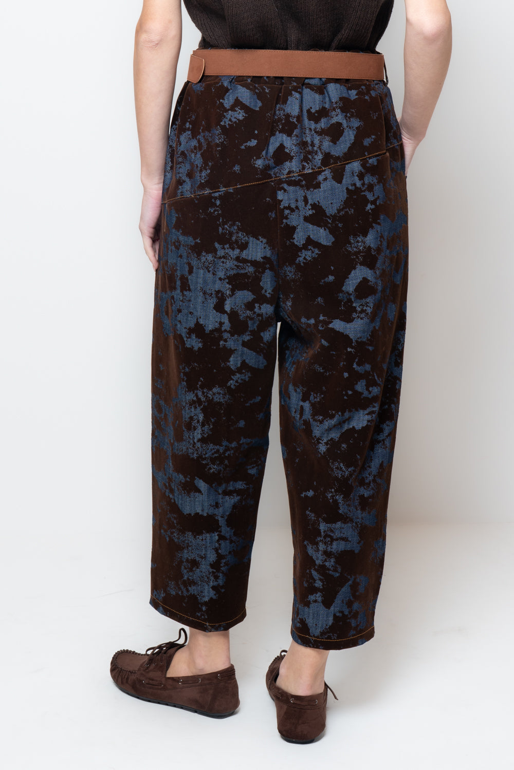 Pantalone baggy tessuto floccato