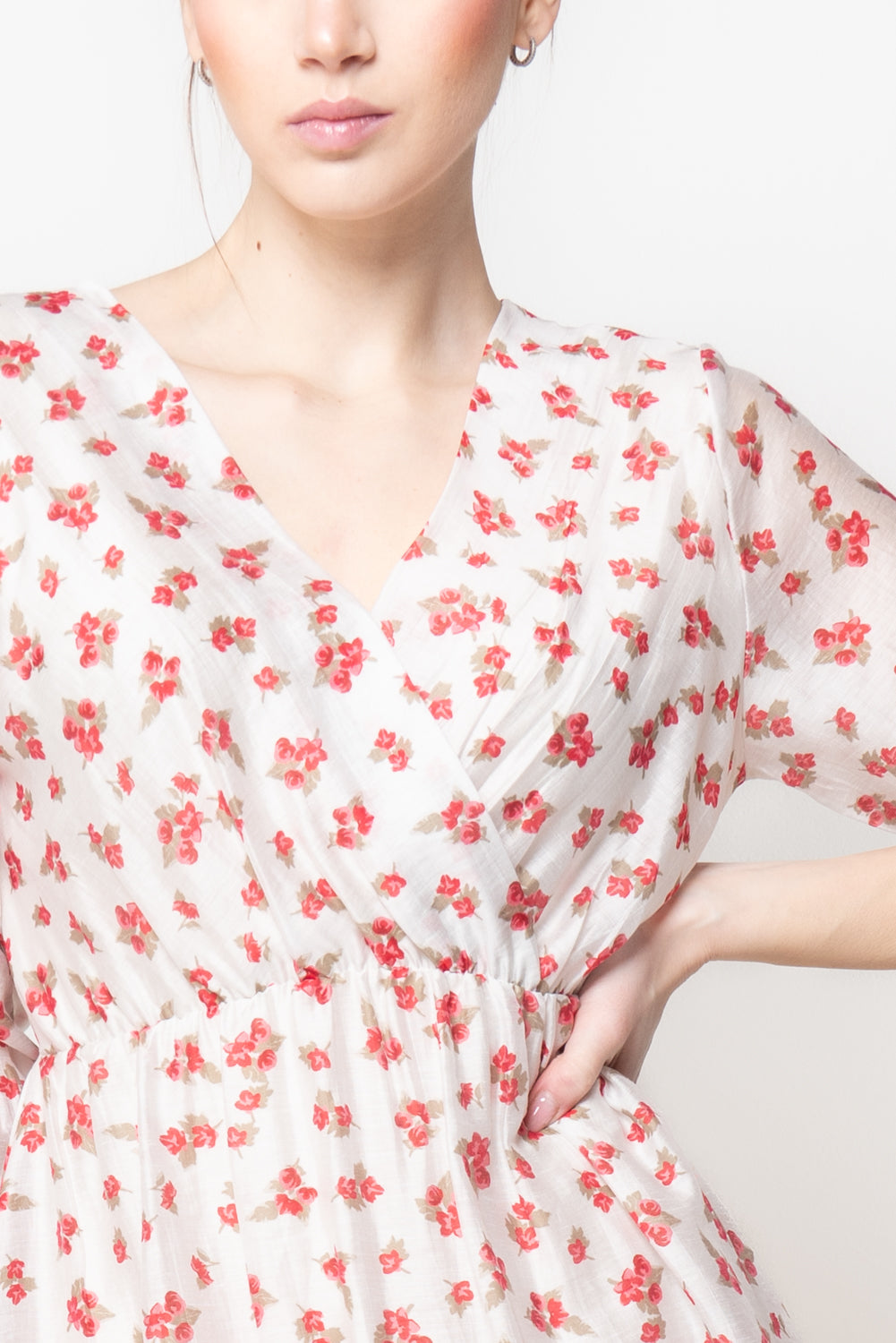 Abito Corto a Fiori con Volant