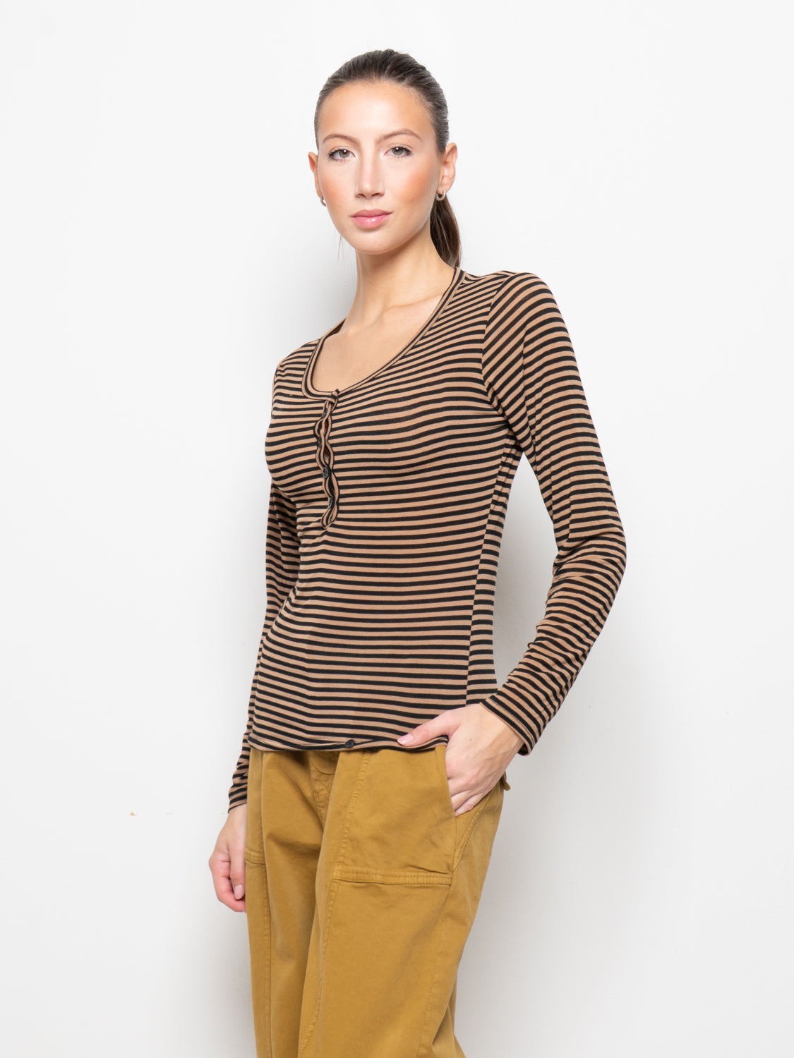 Maglia a righe con collo a serafino misto cachemire