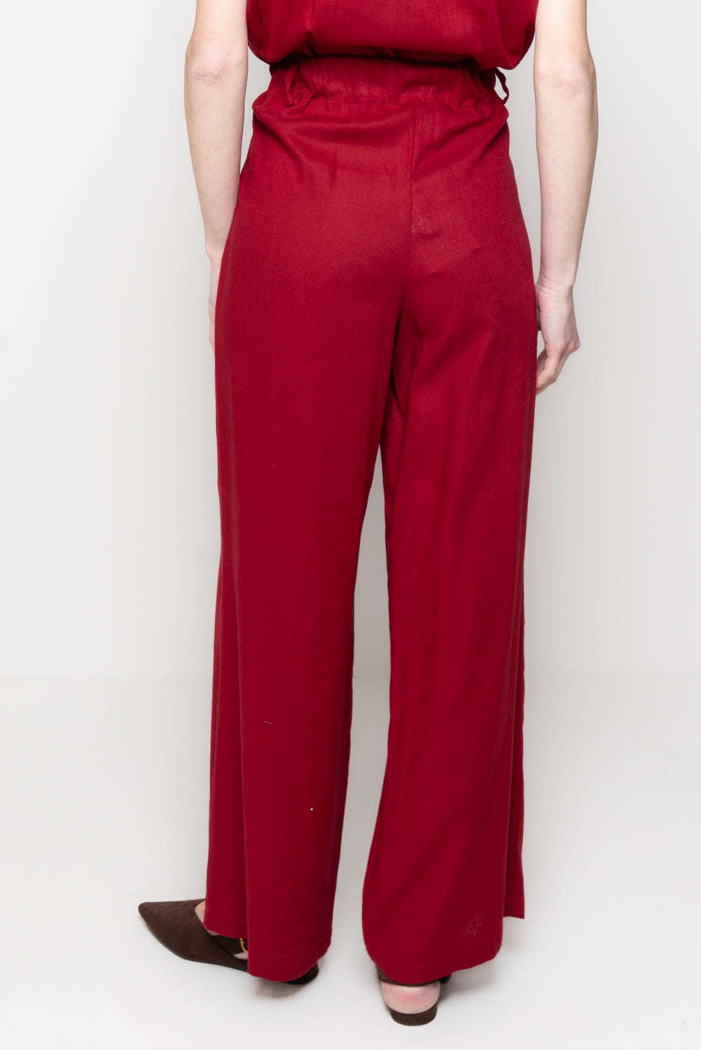 Pantaloni con Chiusura Asimmetrica