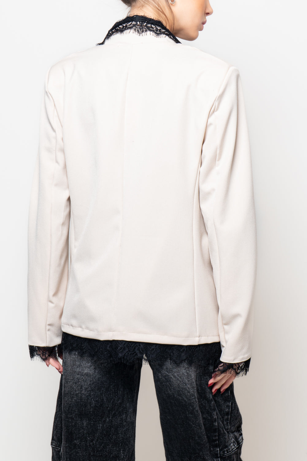 Giacca con profili in pizzo