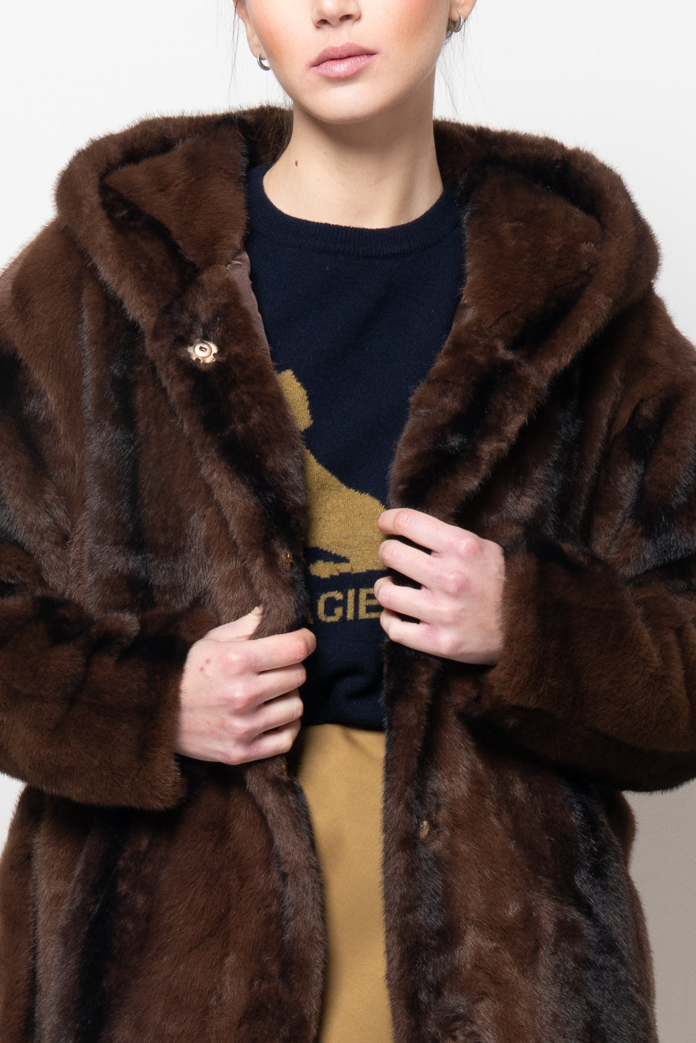 Ecopelliccia con cappuccio e fusciacca