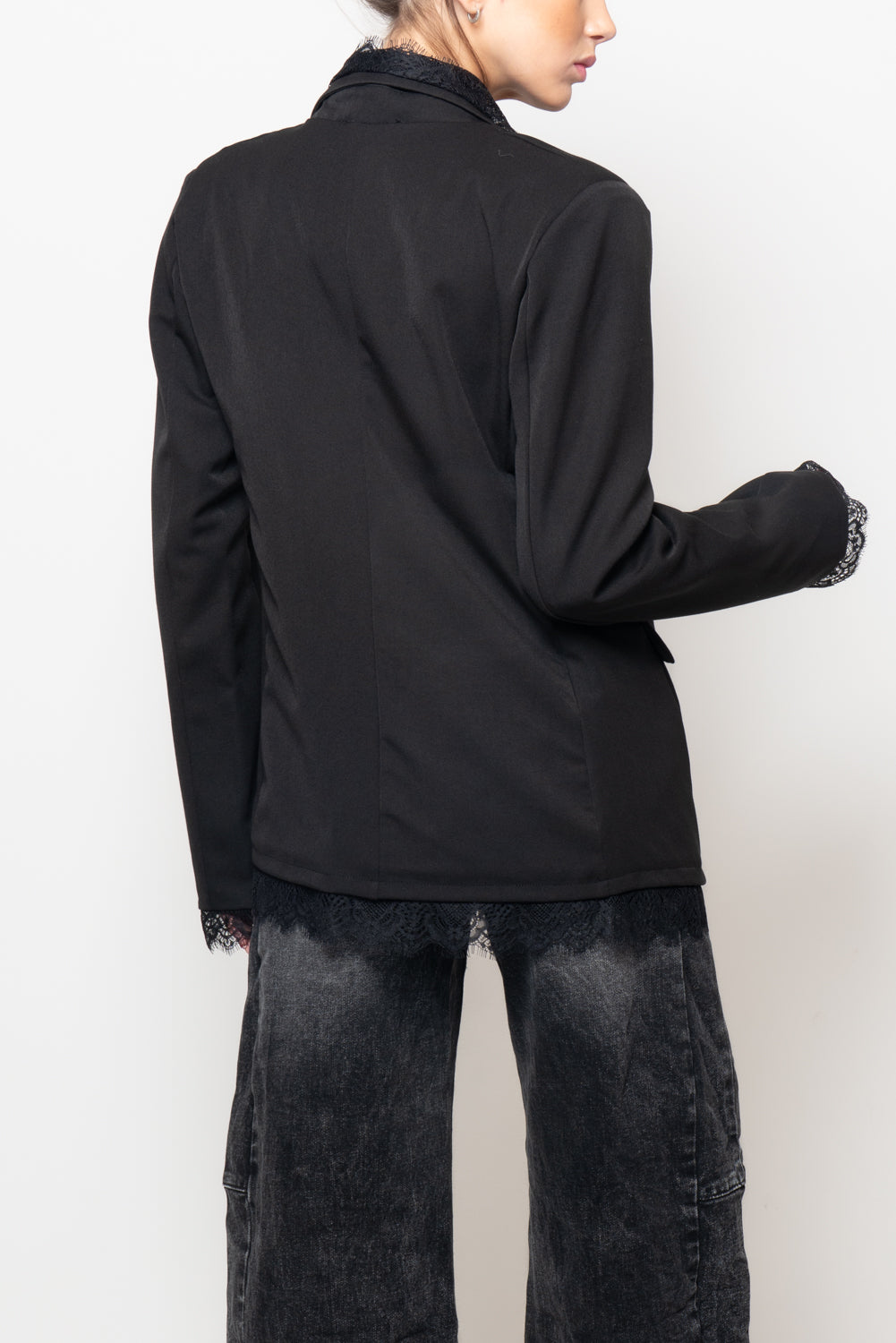 Giacca con profili in pizzo