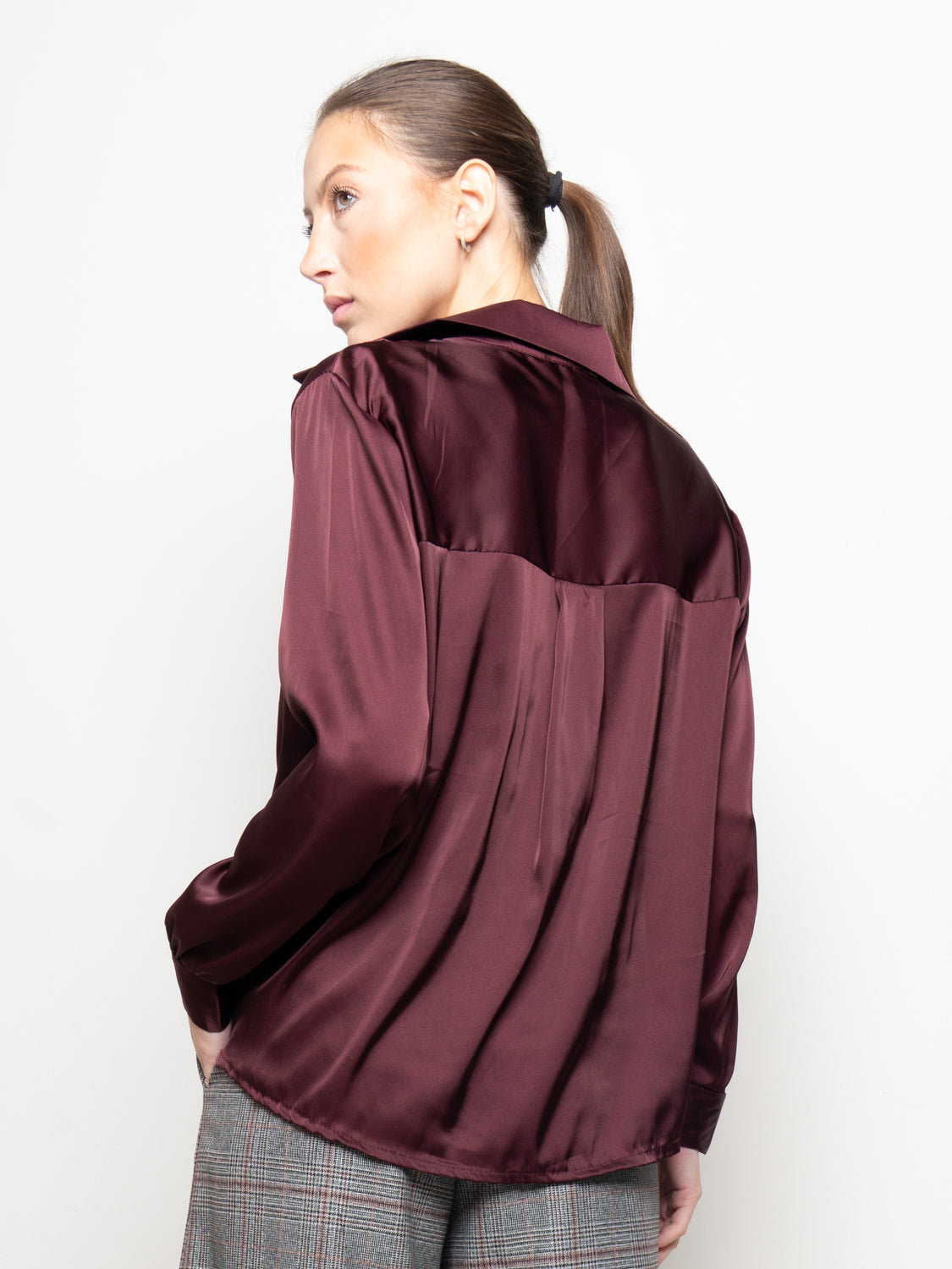 Camicia in raso con inserto in pizzo