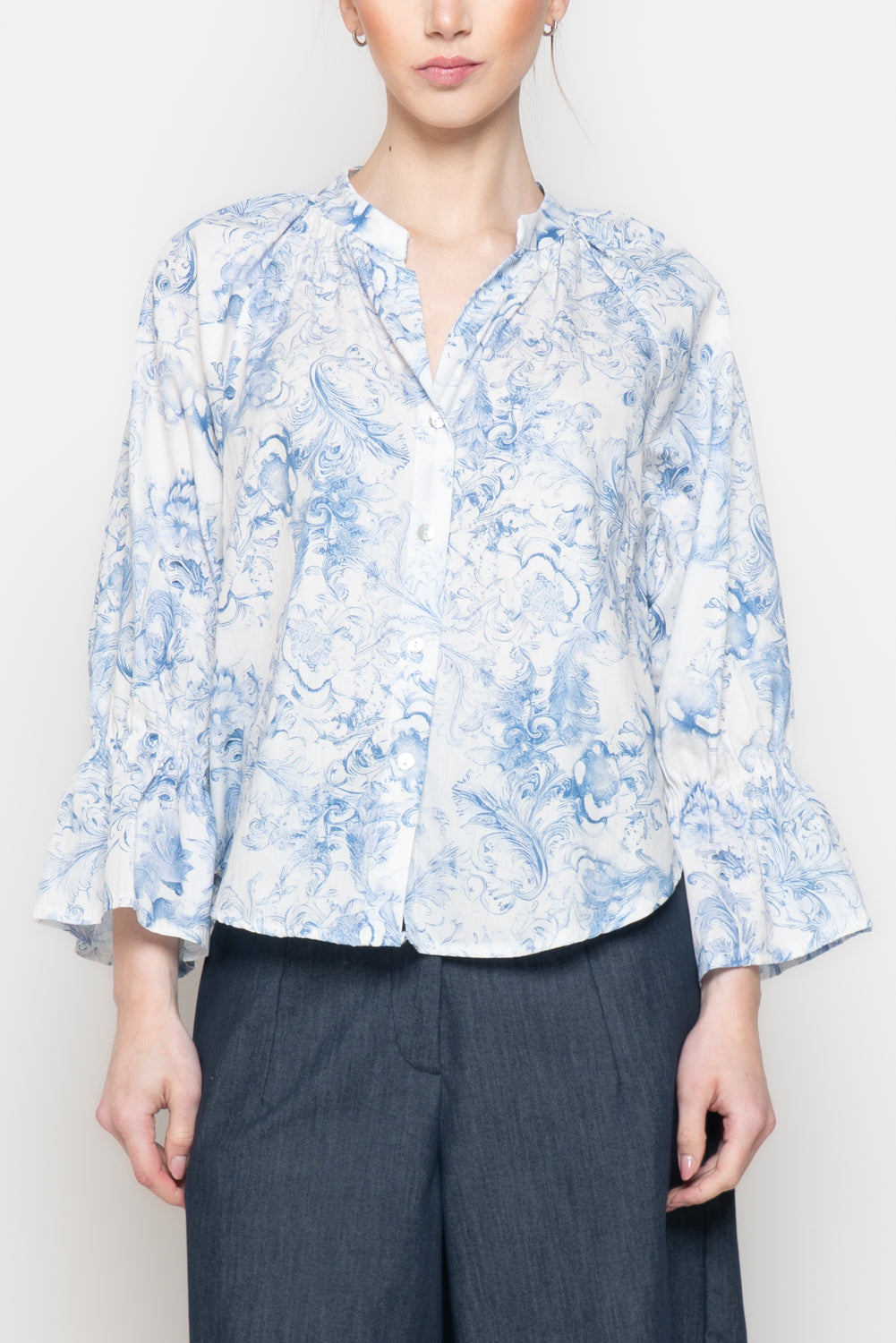 Camicia con manica svasata fantasia
