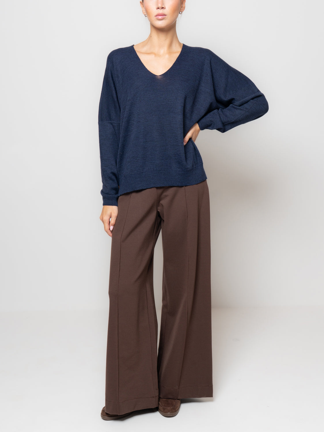 Maglia scollo a V misto lana