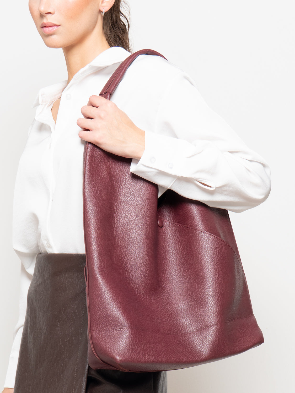 Borsa hobo con chiusura a bottone