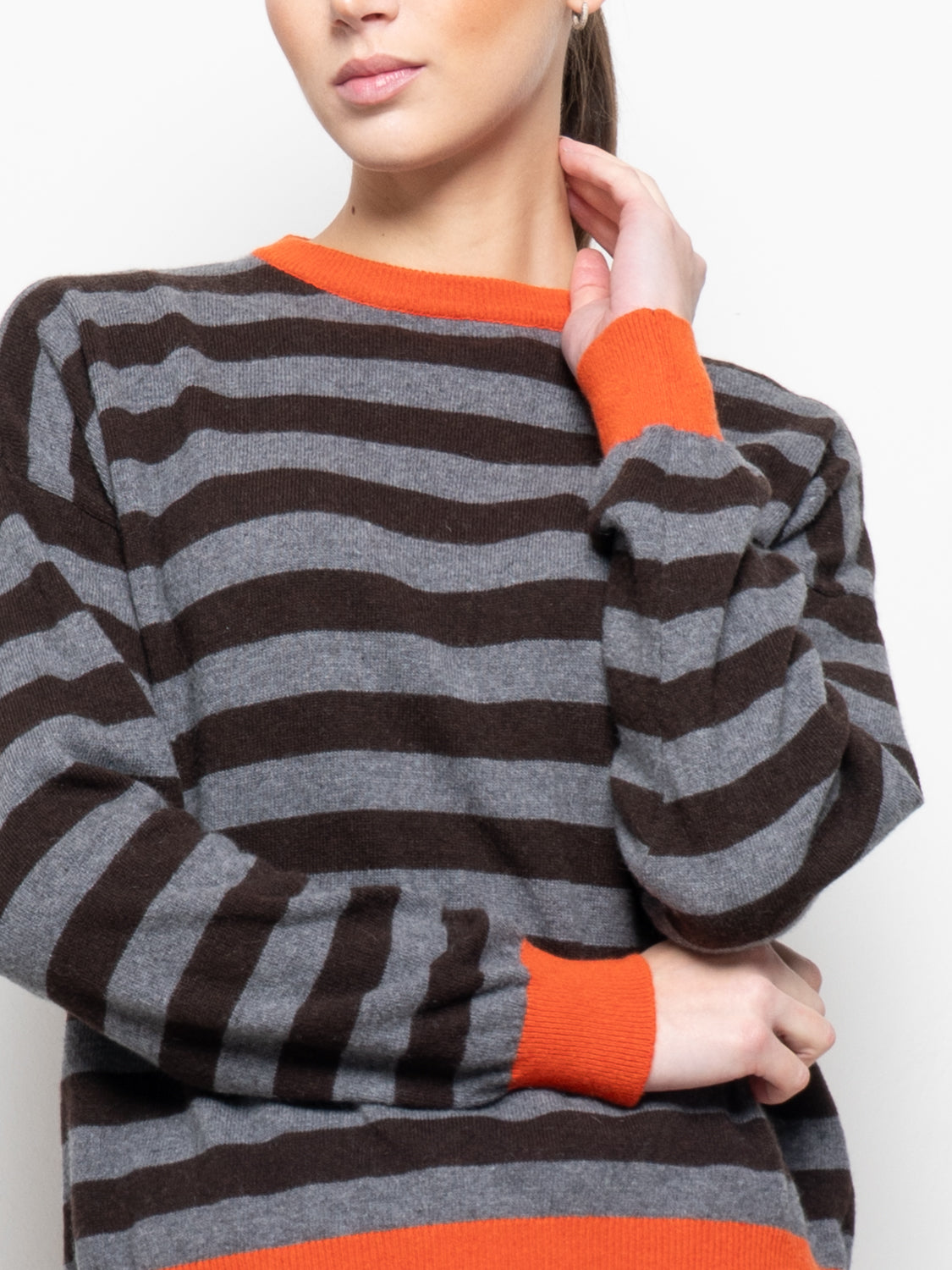 Maglia misto cachemire con profilo a contrasto