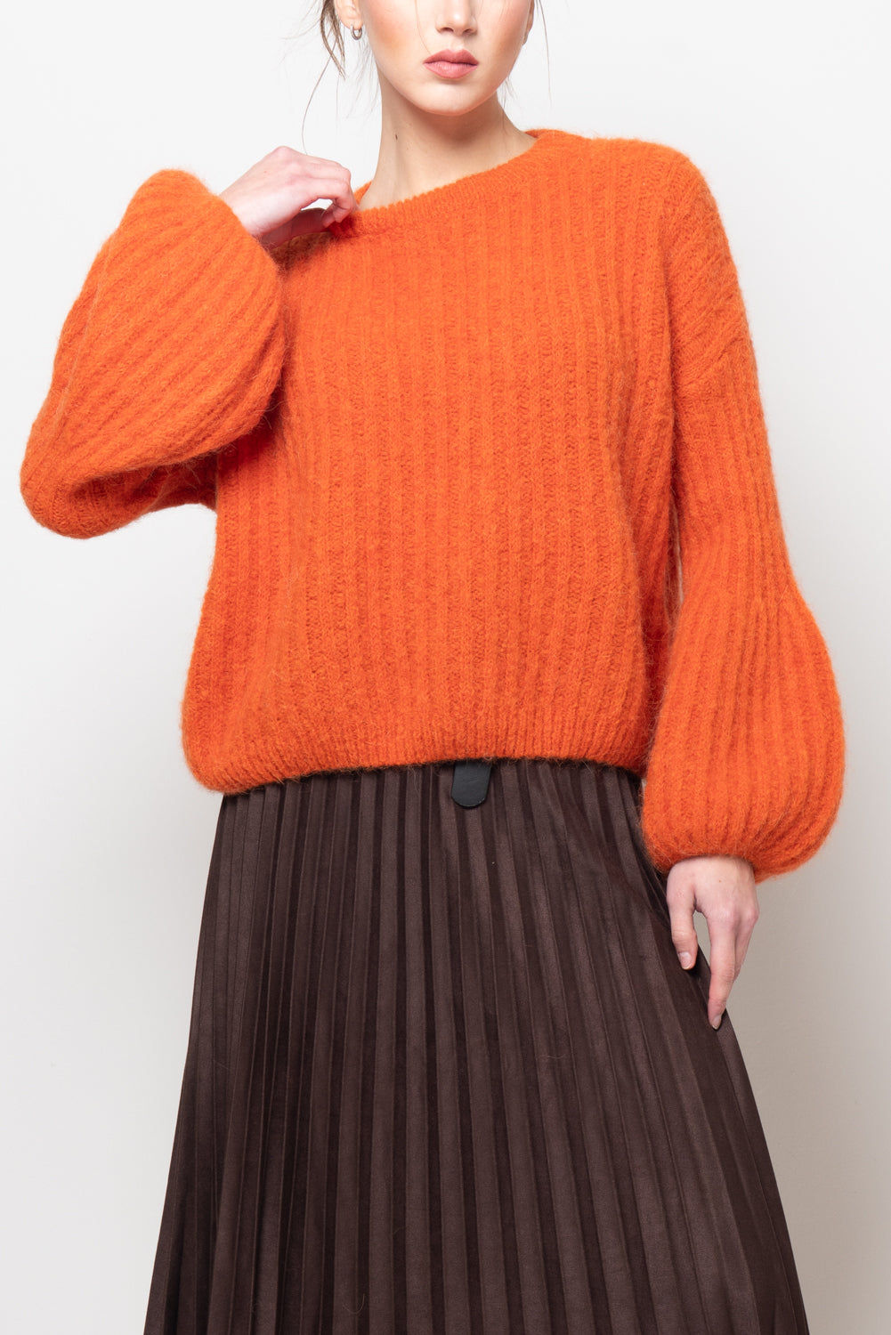 Maglia a coste con manica volume