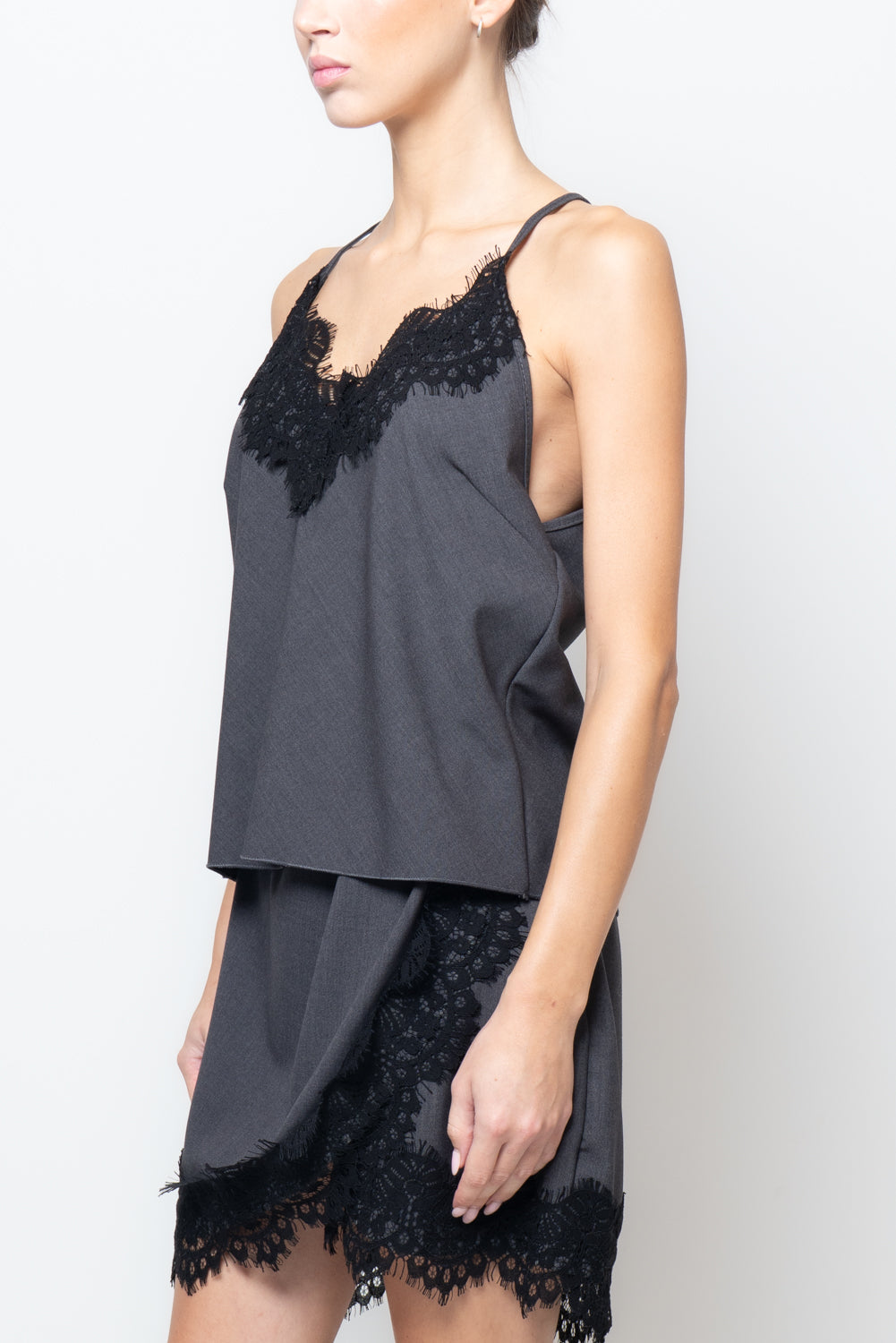 Top halter con pizzo