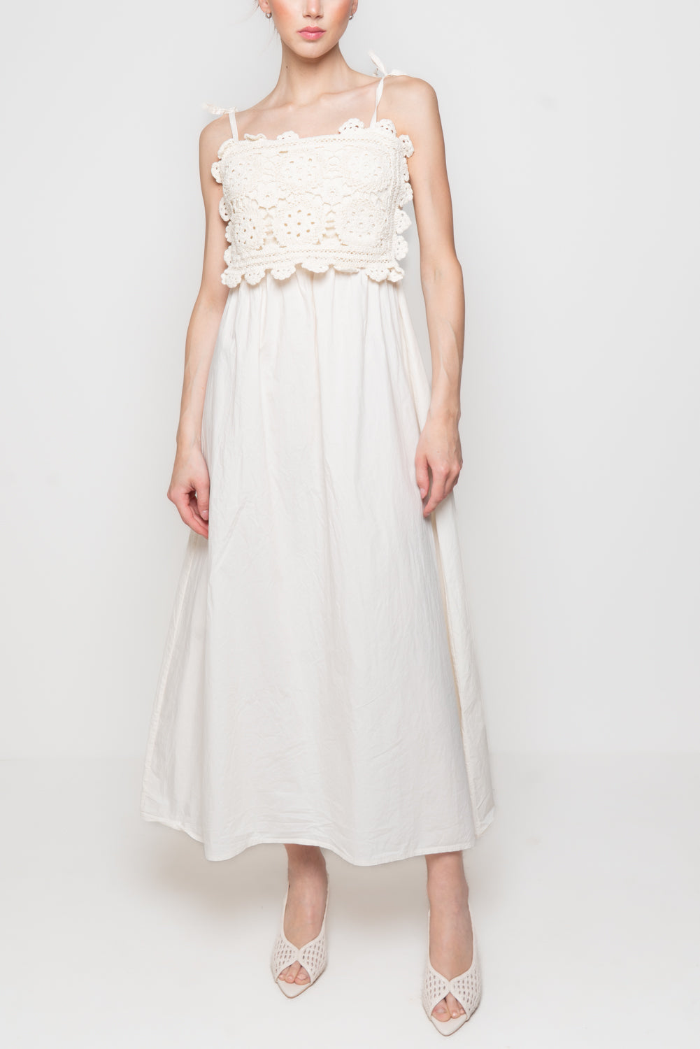 Abito con Corpetto in Macramè