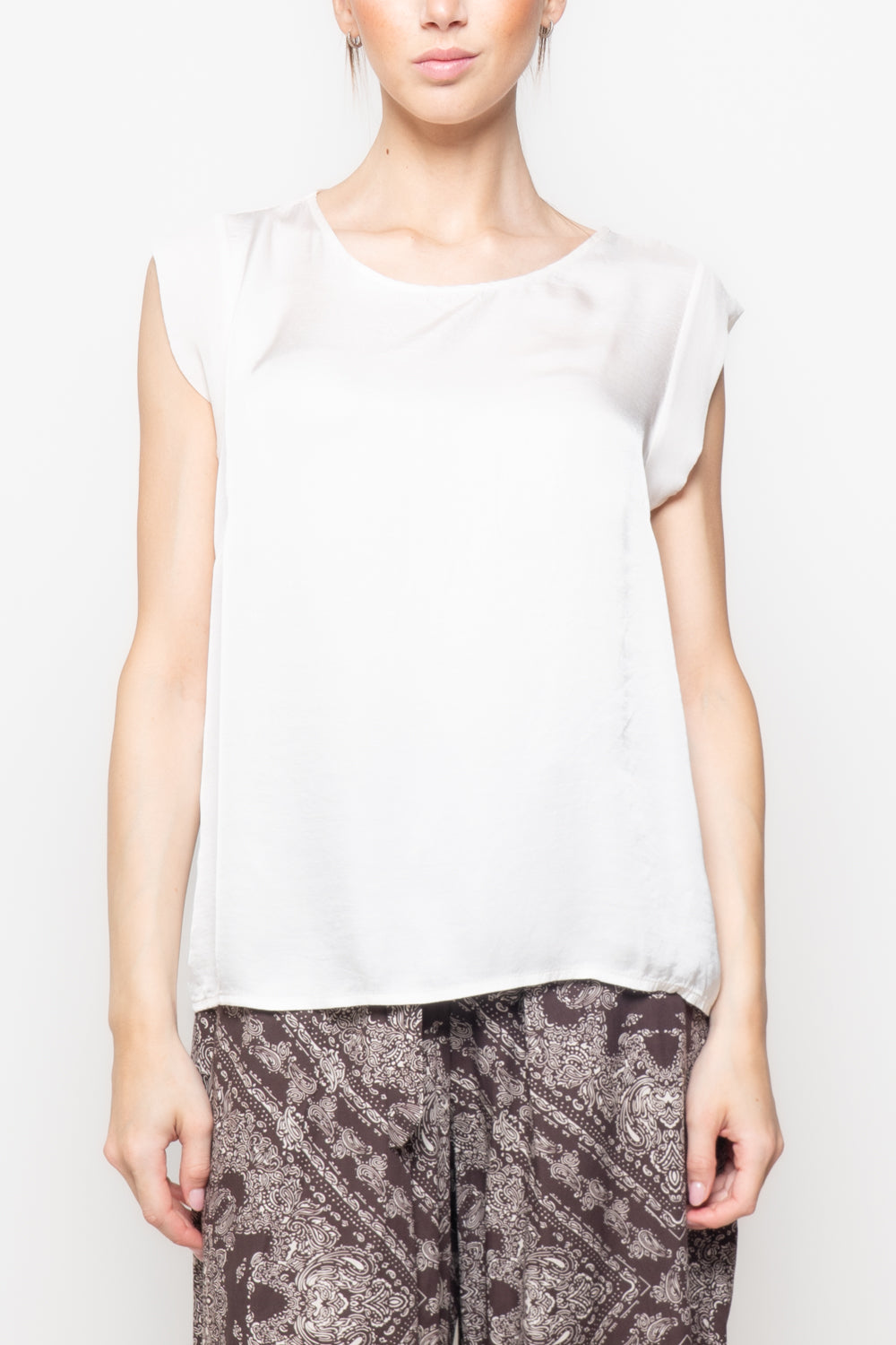 Top in satin paricollo