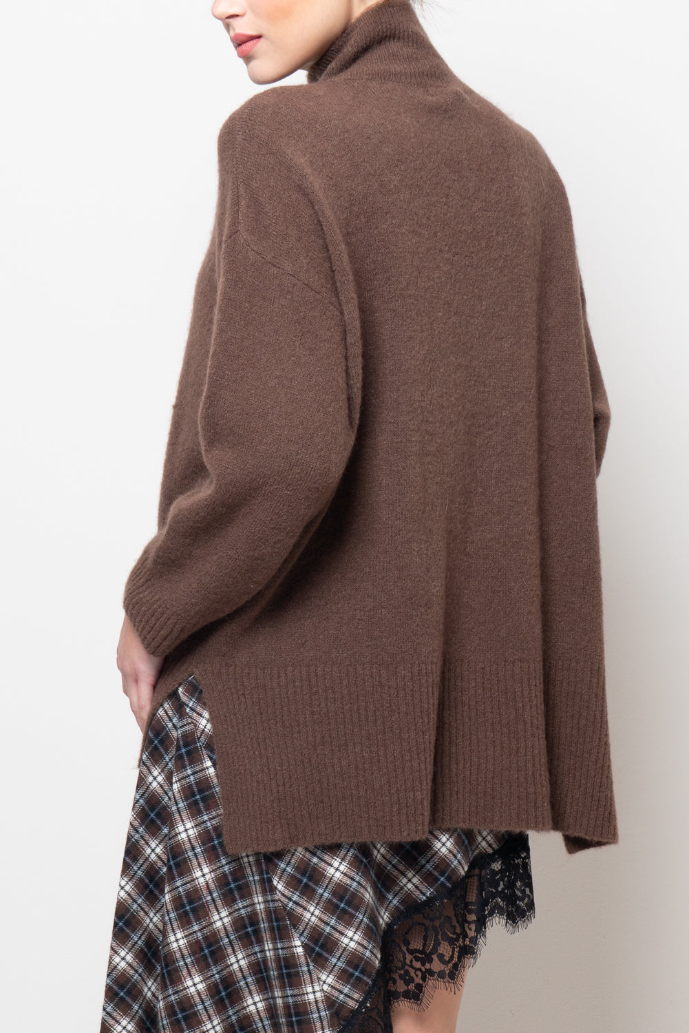 Maglia ampia con collo a cratere