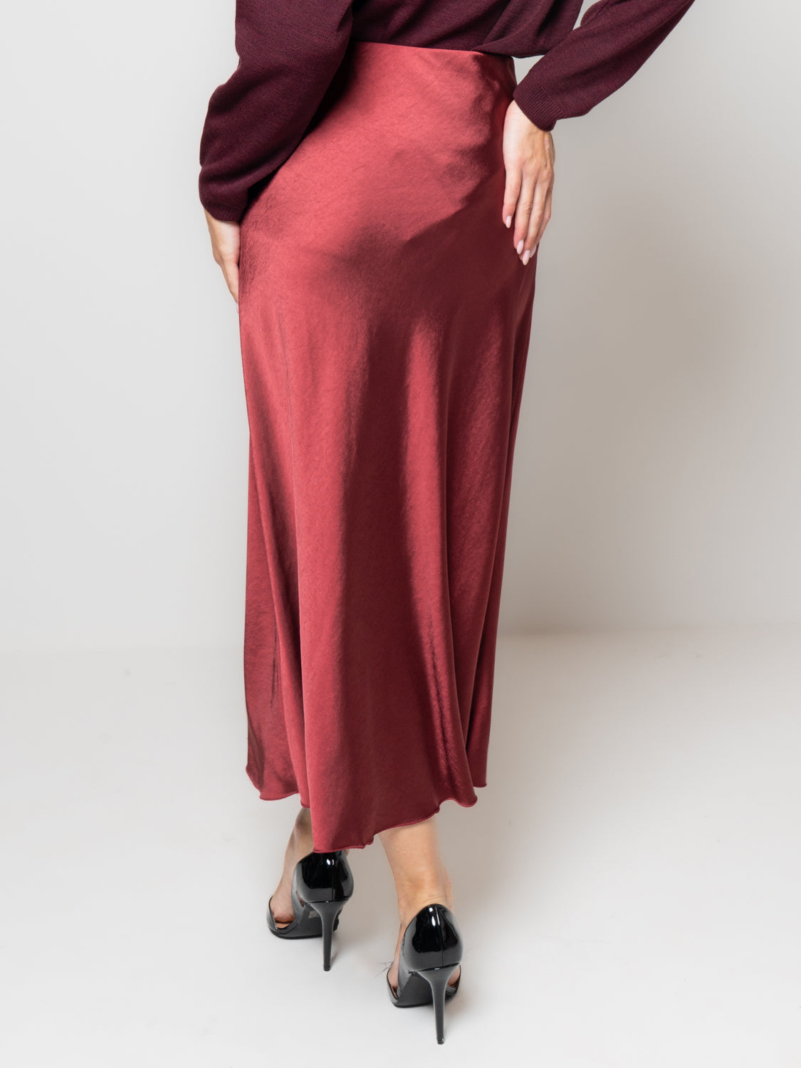 Gonna in satin lunga