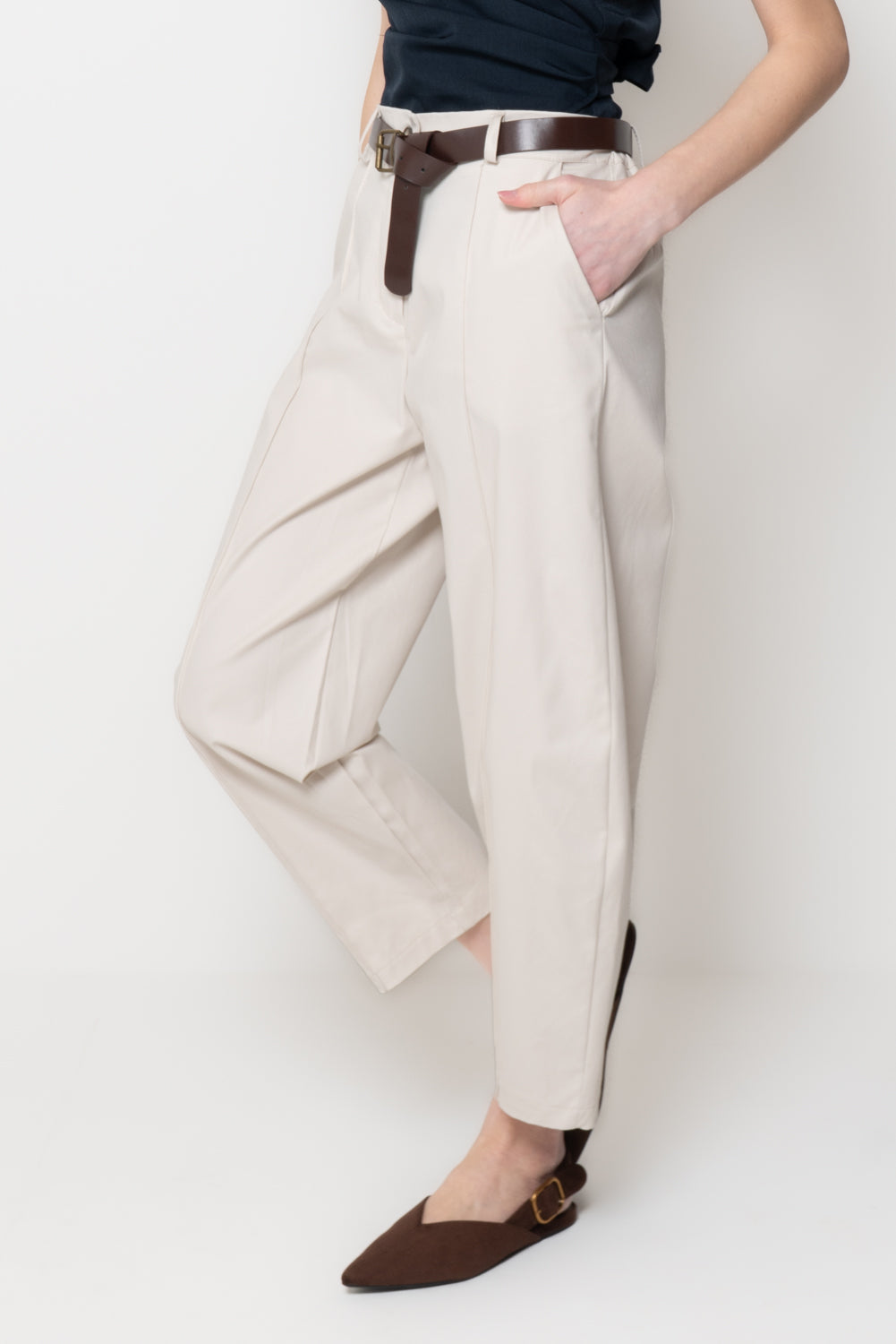 Pantaloni con Cucitura Frontale