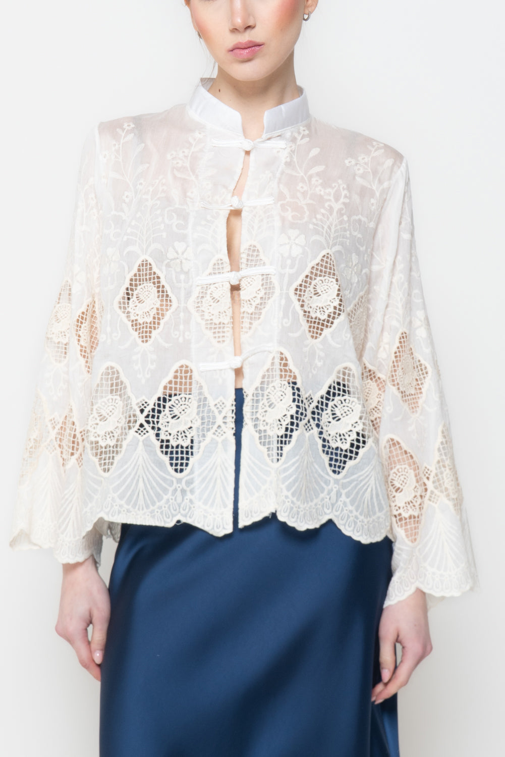 Camicia in Pizzo con Alamari