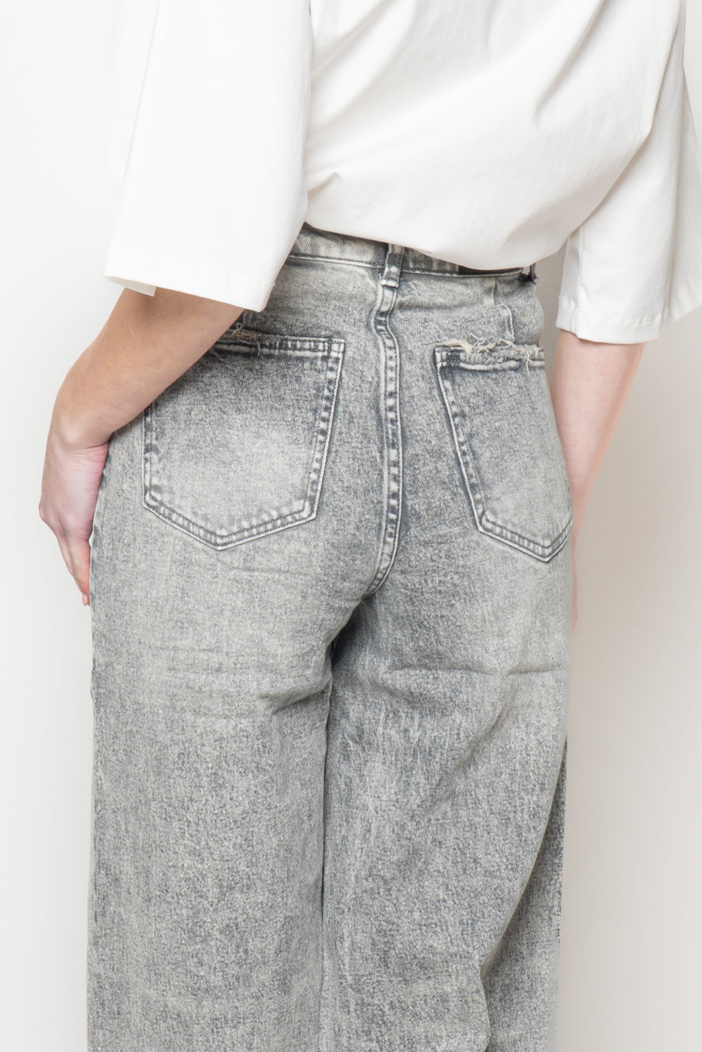 Jeans wide lavaggio sdrucito