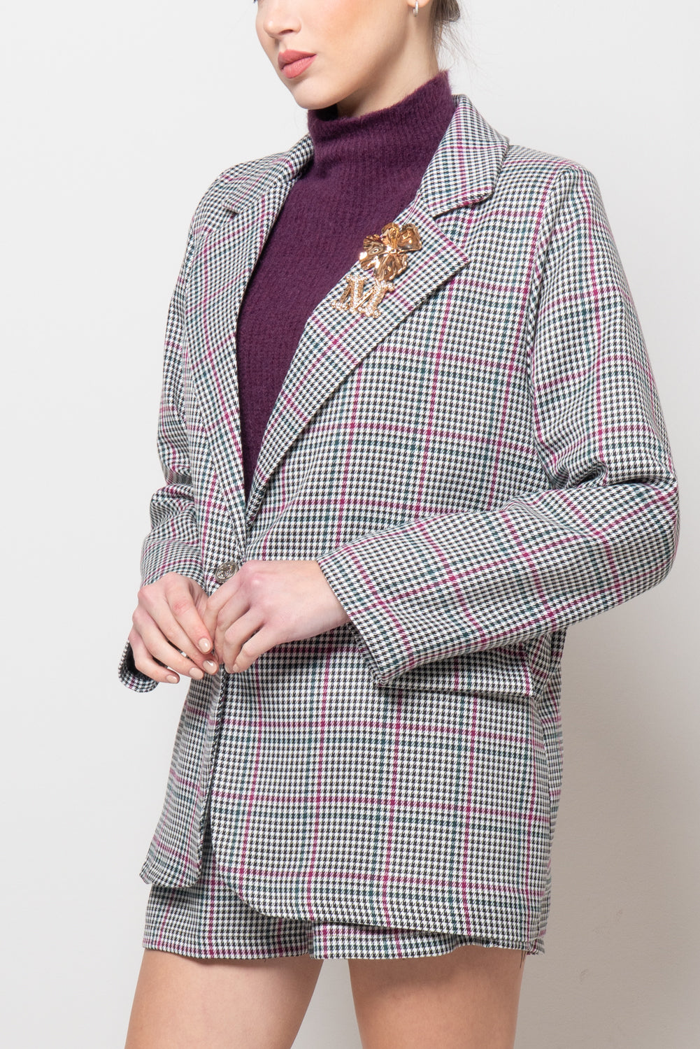 Giacca principe di galles con spille