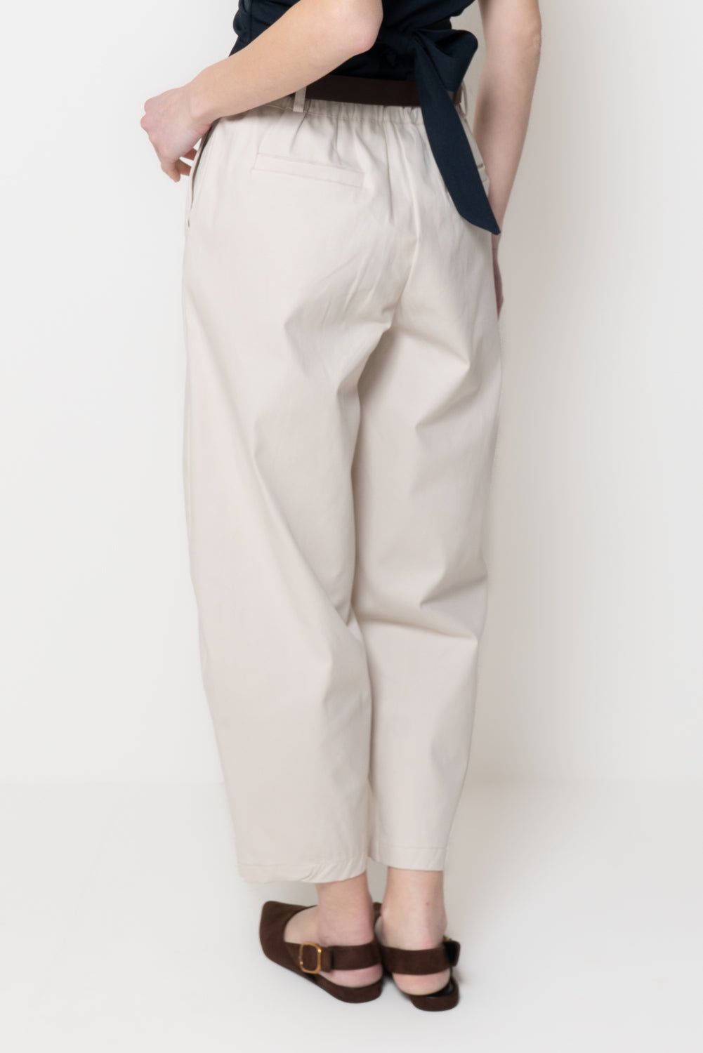Pantaloni con Cucitura Frontale