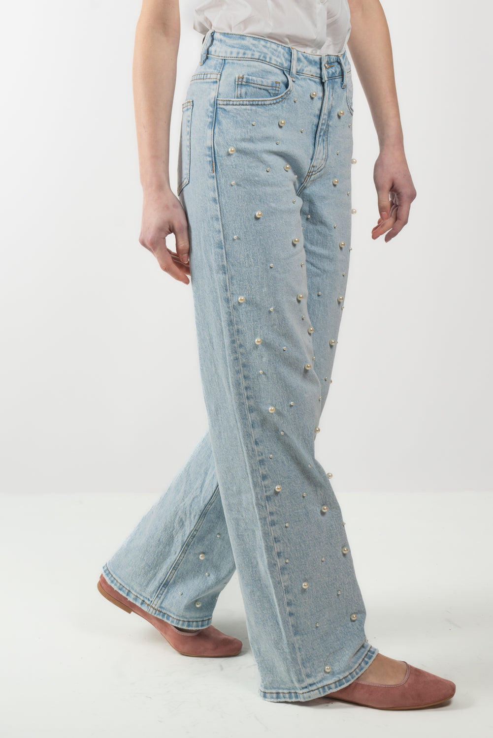 Jeans wide con perle applicate