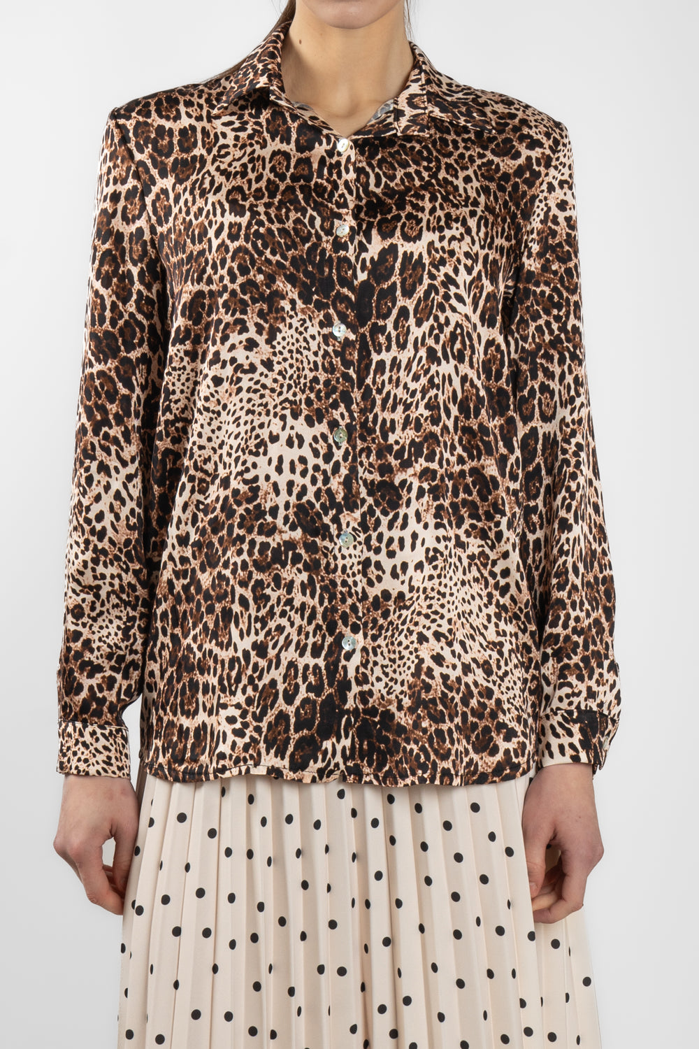 Camicia in fantasia leopardata